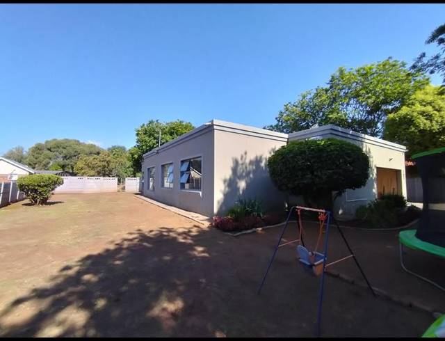 4 BEDROOM HOUSE FOR SALE IN WIERDA PARK